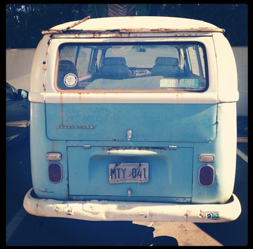 vw_bus_on_maui.jpg