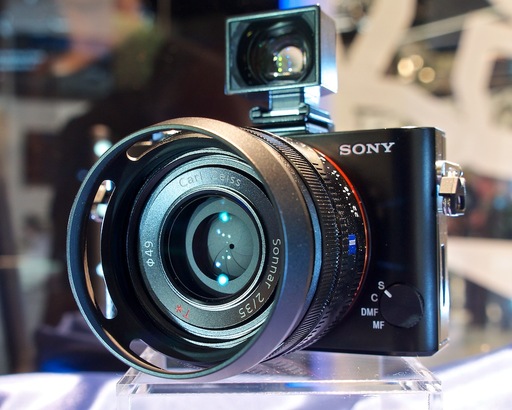 sony_rx1_w_viewfinder.jpg